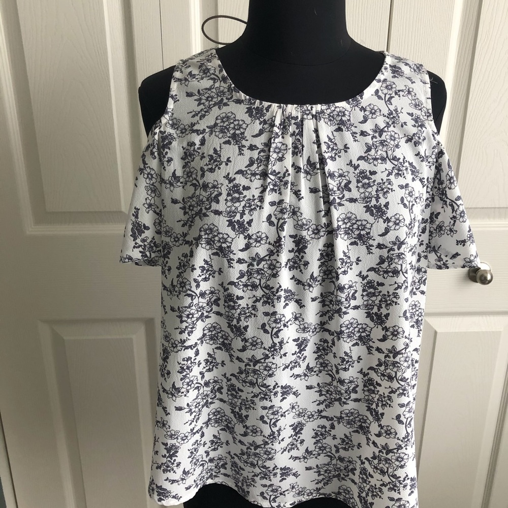 NWT StitchFix Papermoon Lilliana Cold Shoulder top